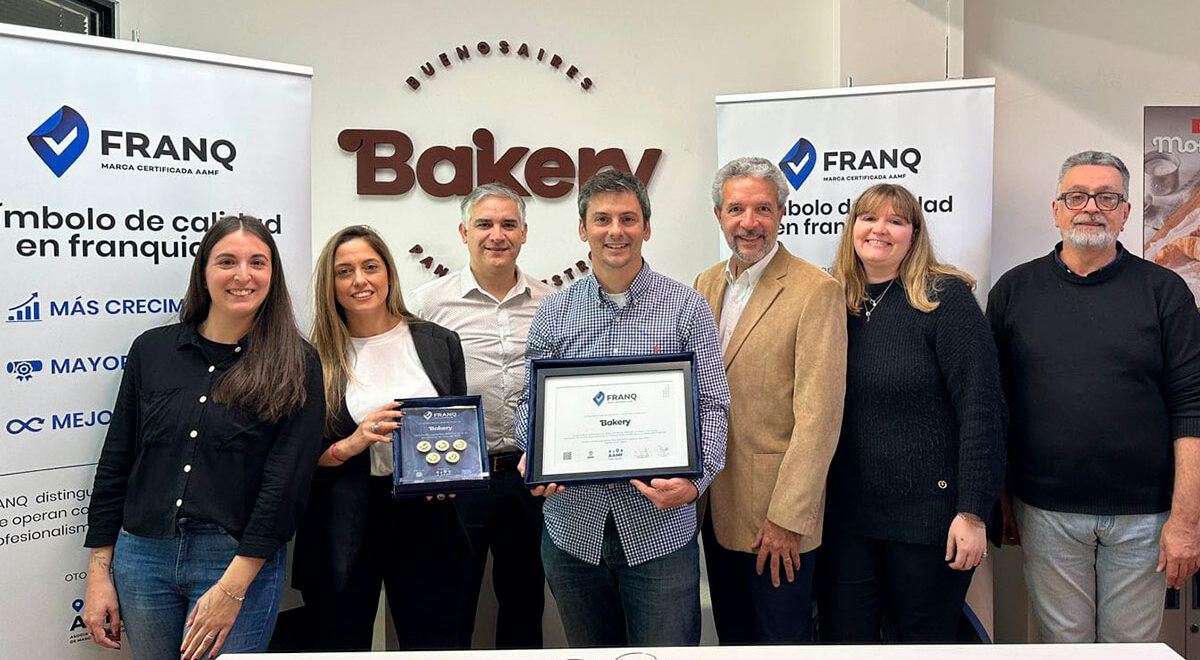 Entrega de la certificación Franq al equipo de Bakery