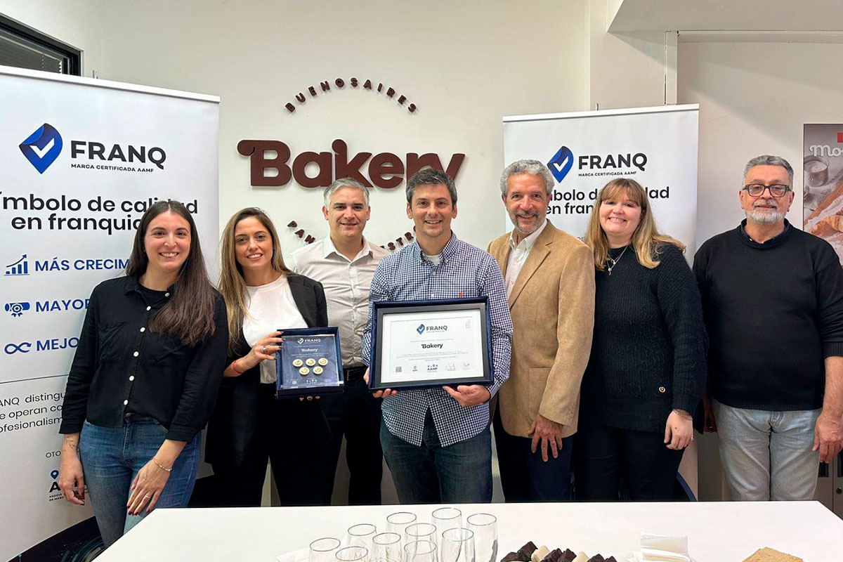 Entrega de la certificación Franq al equipo de Bakery